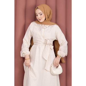 Vestido Hijab Beige a Rayas con Lazos Laterales, Estilo Modesto, Corte en A, Chifón, Talla Grande, Cintura Natural - Product Image 2