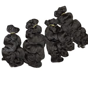 Venta al por mayor 100% Sin procesar Onda del cuerpo Virgen Cabello indio Color negro natural Mojado y ondulado Cabello trenzado - Product Image 4