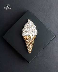 Broches con cuentas Broche de diseñador hecho a mano. Accesorios de alta calidad. Broche de diseño único. El mejor regalo para baby shower. - Product Image 6