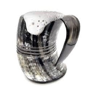 Taza de cuerno de búfalo para beber hecha a mano india, taza de cuerno de vikingos grabada pulida, logotipo personalizado, artículos de bebida de alta calidad, taza vikinga - Product Image 3