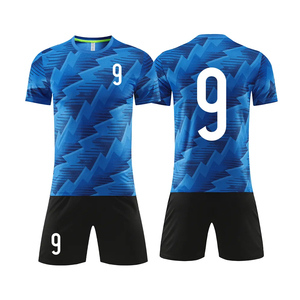 Conjunto de Uniforme de Fútbol de Alta Calidad con Transferencia de Calor, Jersey y Pantalones Cortos Personalizados, Transpirables, de Secado Rápido, Ropa de Entrenamiento, Nuevo Diseño para Verano - Product Image 3
