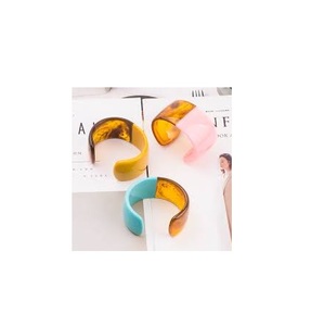 100% haute qualité à la main conception résine manchette bracelet Style Unique mode Bracelet pour femmes hommes meilleur vendeur fêtes de mariage utiliser - Product Image 5