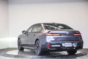 BMW i7 2024 USADO EN PERFECTAS CONDICIONES - Product Image 5