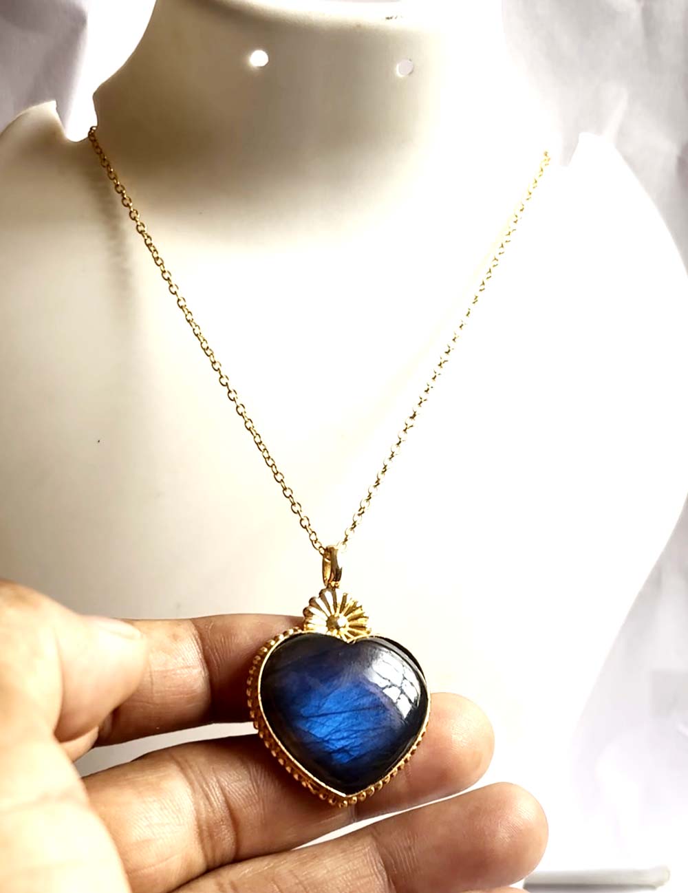 เช่นเดียวกับภาพ