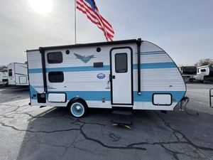 Vendedor Verificado de Autocaravana Usada R-i-v-e-r-s-i-d-e Retro 190BH 2023 en Venta - Product Image 4