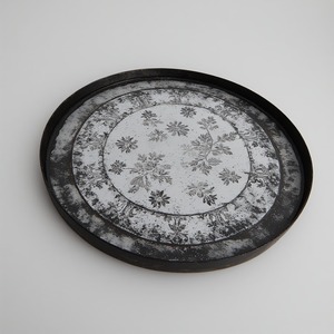 Placa de cargador de hierro Ocean Mist, remolinos azulados inspirados en el mar, arte moderno ligero, diseño antiguo para bodas costeras serenas - Product Image 2