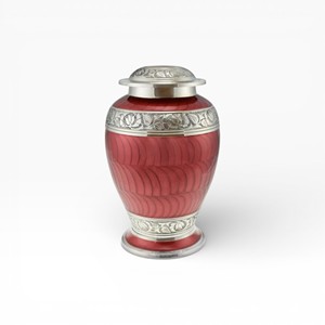 Urna Funeraria Clásica Roja y Plateada con Bandas Florales Grabadas y Estilo Conmemorativo Tradicional - Product Image 1