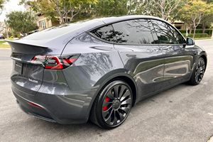 Véhicules d'occasion - Modèle Y Performance 2023 - Prêt pour une livraison rapide - Product Image 2