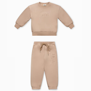 Conjunto de chándal en relieve personalizado para niños y niñas de algodón 100% de alta calidad OEM al por mayor Conjunto de sudadera informal para correr unisex conjunto en relieve - Product Image 1