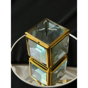 Organisateur de bijoux moderne Boîtes de rangement pour bijoux en verre biseauté de petite taille avec bordure en or Boîte pratique pour anneau métallique décoratif de luxe - Product Image 4