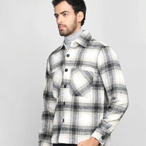 Chaqueta de camisa para Hombre | Chaqueta de Camisa de algodón abotonada duradera con bolsillos utilitarios y diseño elegante - Product Image 3