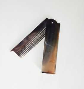 Peigne à cheveux de qualité supérieure de qualité salon avec logo personnalisé gravé style vintage avec poignée corne de buffle pour des soins de beauté personnalisés - Product Image 4