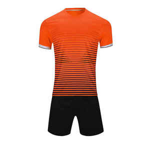 Uniforme de football en polyester 100% de haute qualité couleur unie tenue d'équipe meilleure qualité fabriqué au Pakistan - Product Image 6