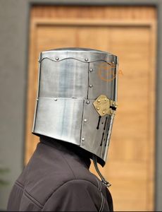 Casco Medieval de Gran Tamaño con Cruz de Latón |   Casco de Caballero de Acero Completo para Recreación y Exhibición - Product Image 5