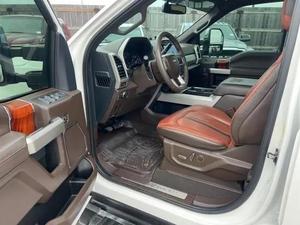 Ford F-250 XLT Turbo 2023, conduite à gauche, intérieur foncé, sièges en tissu, automatique, toit ouvrant panoramique, caméra arrière 360° - Product Image 3
