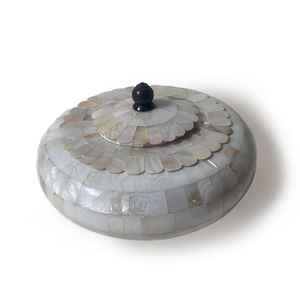 Joyero con incrustaciones de hueso de primera calidad con diseño de Río de resina, caja de regalo decorativa hecha a mano para joyas y accesorios - Product Image 1