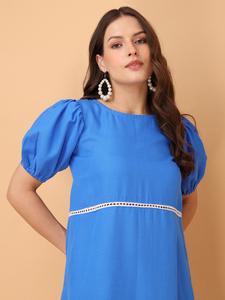 Vestido de cuello redondo de manga corta por encima de la rodilla ajustado y acampanado para mujer - Product Image 2