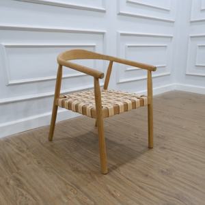 Chaises de salle à manger d'extérieur en bois massif de teck avec assise en cuir - Product Image 1