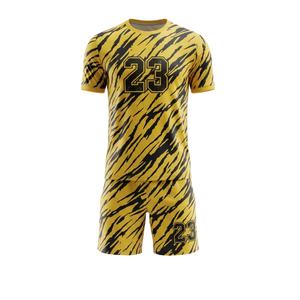 Conjunto de Uniforme de Fútbol Personalizado Sublimado Amarillo con Patrón de Rayas Negras de Tigre 23, Transpirable, para Equipo, Ropa Deportiva para Hombre - Product Image 1