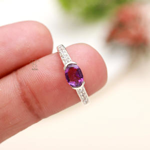 Amatista Piedra preciosa Forma ovalada 925 Anillo de ajuste de bisel de plata esterlina sólida Anillo de plata Joyería fina Anillo de color púrpura - Product Image 2