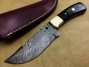 Cuchillo de Caza Artesanal de Acero de Damasco para Exteriores con Mango de Madera y Funda de Cuero, OEM Disponible para Revendedores - Product Image 6