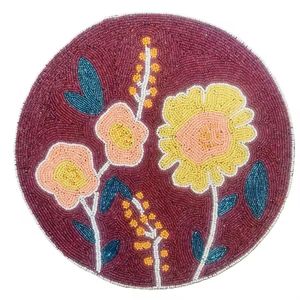 Napperon perlé luxueux avec broderie de motifs floraux pour le réchauffement de la maison hôtels à manger décor de table de fête - Product Image 1