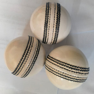 Balle de cricket de qualité supérieure Personnaliser la taille logo Matériel et couleurs Fabriqué au Pakistan - Product Image 5