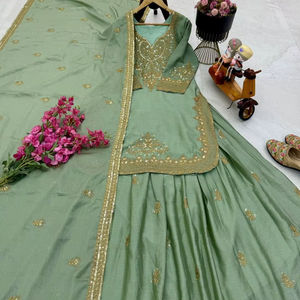 Traje Sharara de Diseño Moderno con Dupatta para Diwali y Eventos en la Playa - Product Image 1