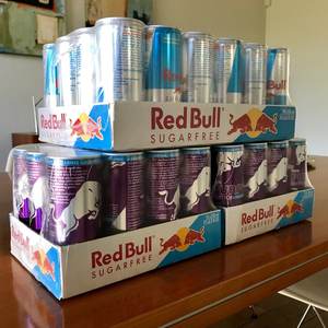 Bebida Energética Red Bull, Edición Mixta de Sabores, Todas las Ediciones, con Frutas, Taurina, Cafeína, Impulso de Energía, Alerta Mental y Concentración - Product Image 6