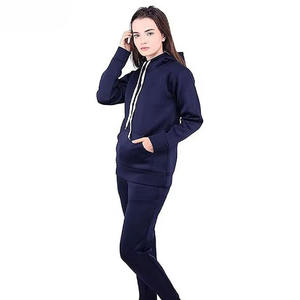 Conjunto Deportivo Informal para Mujer, Sudadera con Capucha Negra Sólida y Pantalones Deportivos Ajustados de Felpa Suave para Uso Diario - Product Image 3