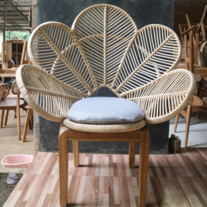 Silla de salón de pétalo de loto de ratán hecha a mano de diseño escandinavo para sala de estar - Product Image 1