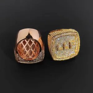 Bague de champion carrée personnalisée en laiton plaqué or et argent, sertie de zircon et de moissanite par pavé et griffes, style hip-hop, pour récompense sportive, bijoux - Product Image 4
