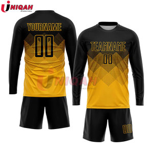 Uniformes de fútbol de primera calidad hechos a medida para hombres y mujeres Diseño de conjunto deportivo de rendimiento cómodo - Product Image 4
