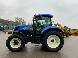 Tracteur chenillé d'occasion Holland T7.200, tracteur de jardin 200 CV, moteur FPT, transmission 4x4, garantie 4 ans, pompe moteur haute performance - Product Image 3