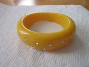 100% Bracelets en résine transparente de meilleure qualité pour femmes Bracelet de mariage romantique Couleurs chaudes disponibles par l'artisanat croissant - Product Image 3