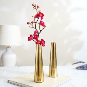 Elegante florero dorado para sala de estar elegante pieza de acento para interiores modernos, centro de mesa decorativo - Product Image 1