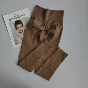 Nouveau leggings de haute qualité pour les femmes en gros élégant Scrunch Butt Yoga Legging personnalisé Spandex Nylon Leggings d'entraînement - Product Image 2