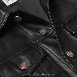 Veste courte en cuir nubuck avec col personnalisé et poches plaquées pour homme et femme antibactérienne - Product Image 4