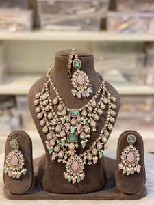 ชุดสร้อยคอเจ้าสาวคุณภาพพรีเมียม สร้อยคองูนดานแบบไม่เจียระไน พร้อมต่างหูและมงกุฎติดผม เหมาะสำหรับงานแต่งงานและงานเฉลิมฉลองต่างๆ - Product Image 5