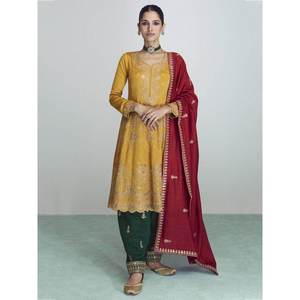 Impresionante Traje Salwar de Seda con Lentejuelas Amarillas para Festivales con Dupatta, Talla XL - Product Image 1