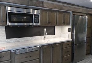 Nouveaux camping-cars T-i-f-f-i-n Byway 38CL 2025 prêts à la vente - Product Image 4