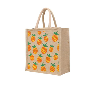 Petit sac cadeau en jute personnalisé, sac fourre-tout en jute robuste, sac de courses recyclable et tendance avec poignée en ruban - Product Image 4