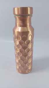 Vente la plus chaude Haxagon International 100% Bouteille d'eau en cuivre Artisanat naturel personnalisé Revêtement anti-corrosion écologique - Product Image 2