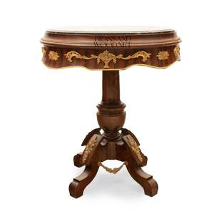 โต๊ะข้างทรงกลมหรูหราพร้อมท็อปหินอ่อนสีเข้มพรีเมียม ตกแต่งด้วยทองเหลืองประดับอย่างสวยงาม และฐานทรงเสาตรงกลาง เหมาะสำหรับตกแต่งพระราชวัง - Product Image 4