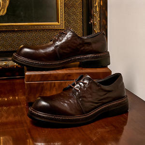 Chaussures mocassins en cuir de veau avec détails cousus à la main et soutien de la voûte plantaire, chaussures de ville pour hommes - Product Image 2