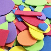 200 pièces assorties de jeux éducatifs et d'activités artistiques pour enfants - Formes géométriques en mousse EVA de 2 mm d'épaisseur, mélange de 6 couleurs, faciles à découper, souples et flexibles