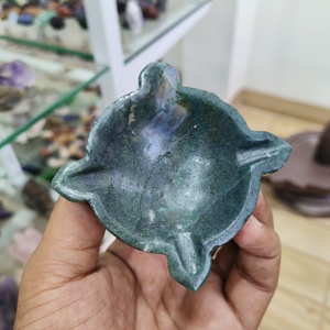 Pierre naturelle fabriquée à la main beau cristal Diya pour Puja Reiki guérison célébrant Festival cristal Diya supprimer l'énergie négative - Product Image 1