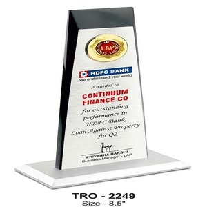 Trofeo de metal hecho a mano con base de madera natural para premios y espectáculos de reconocimiento bancario - Product Image 1