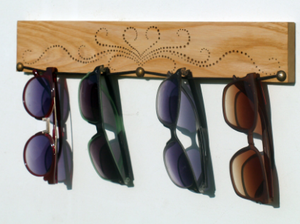 โรงงานขายตรงแว่นตายืนแสดงไม้แว่นกันแดดออแกไนเซอร์ไม้ผู้ถือแว่นกันแดดในราคาที่ดีที่สุด - Product Image 4