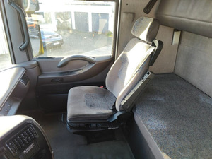 Camión Pesado Magnum AE 400 de 2001, Estándar de Emisiones Euro 2, Nuevo Combustible Diésel, Tracción 6x4, Volante a la Izquierda, 351-450 CV - Product Image 5